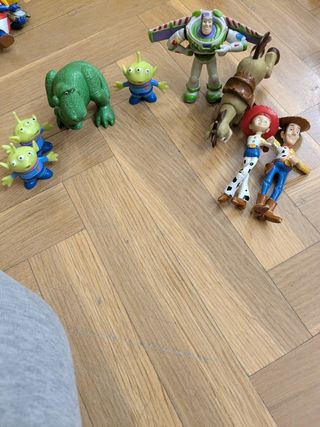 Figuras varias de películas y series