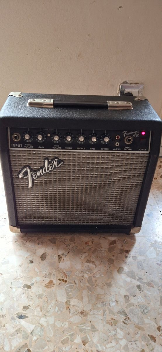 Amplificatore Frontman 15R