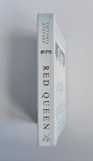Libro Red Queen de Victoria Aveyard