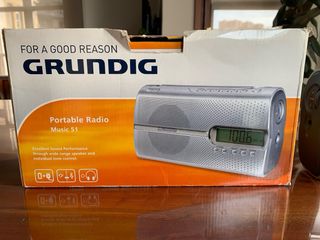 Radio portátil GRUNDIG Music 51 RP 5201 PLL