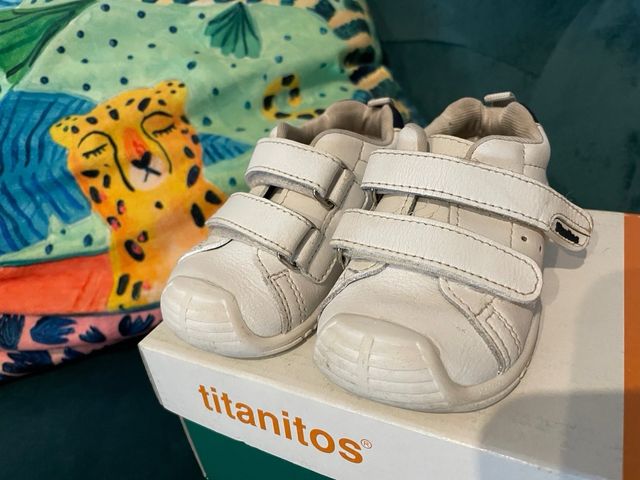 Zapatillas, bebé, niño