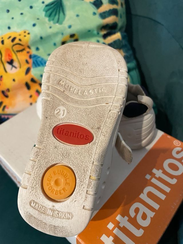 Zapatillas, bebé, niño