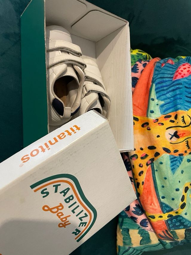 Zapatillas, bebé, niño