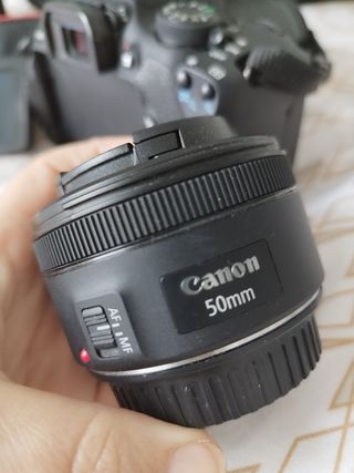 Cámara fotografia Canon 700D +objetivo 50+extras