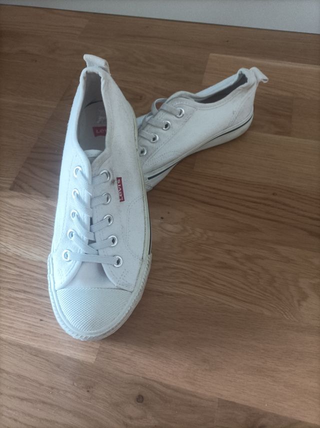 Zapatillas Levi's talla 33