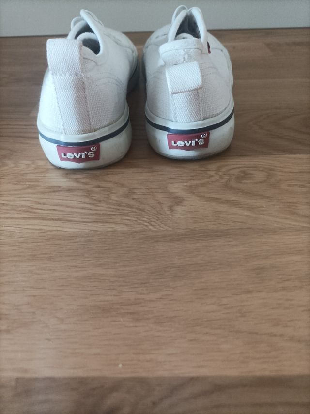 Zapatillas Levi's talla 33