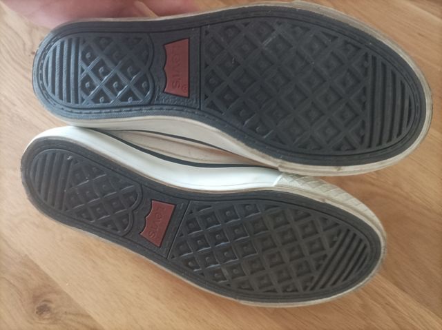 Zapatillas Levi's talla 33