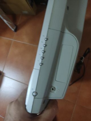 Televisor monitor marca OKI LCD