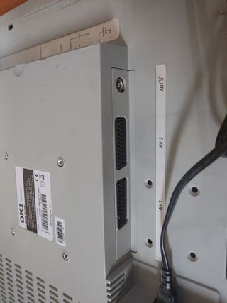 Televisor monitor marca OKI LCD