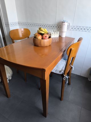 Mesa cocina y sillas