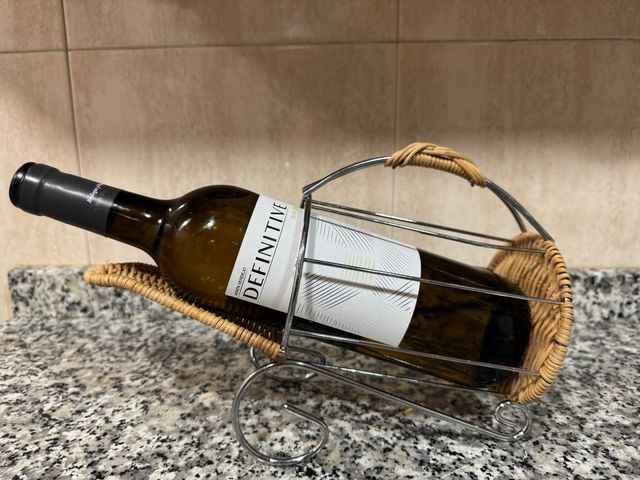 Porta botellas metal y mimbre