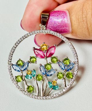 Colgante floral de gemas y cadena plata de ley 925