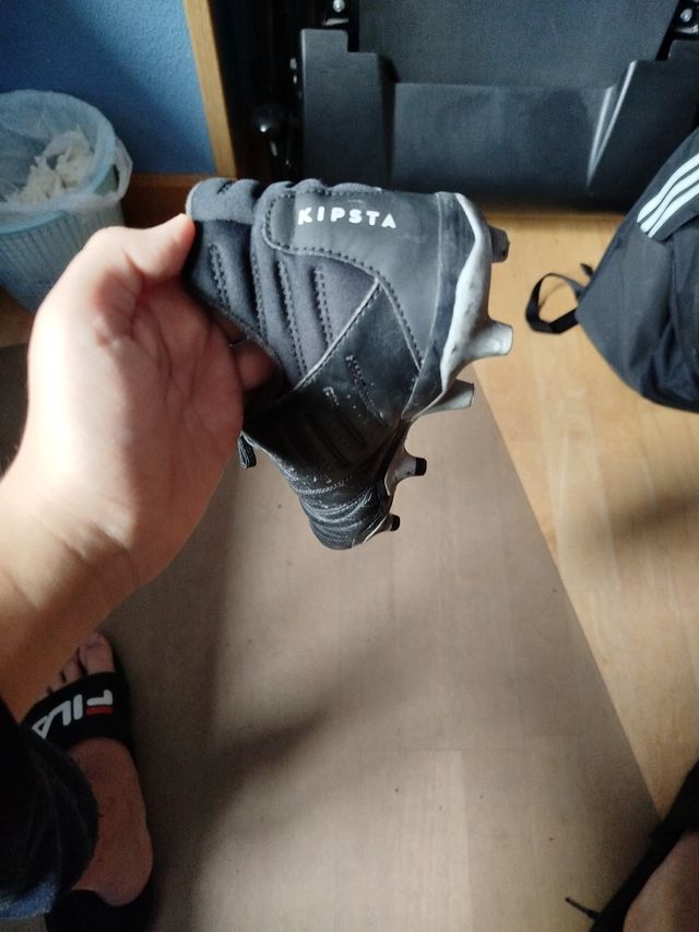 Dos pares de botas de fútbol talla 43
