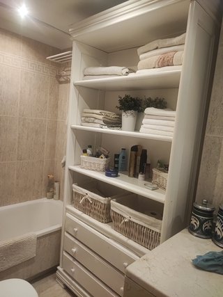 Mueble estantería con cajones