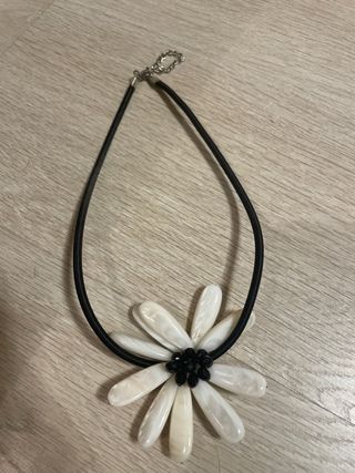 Collares