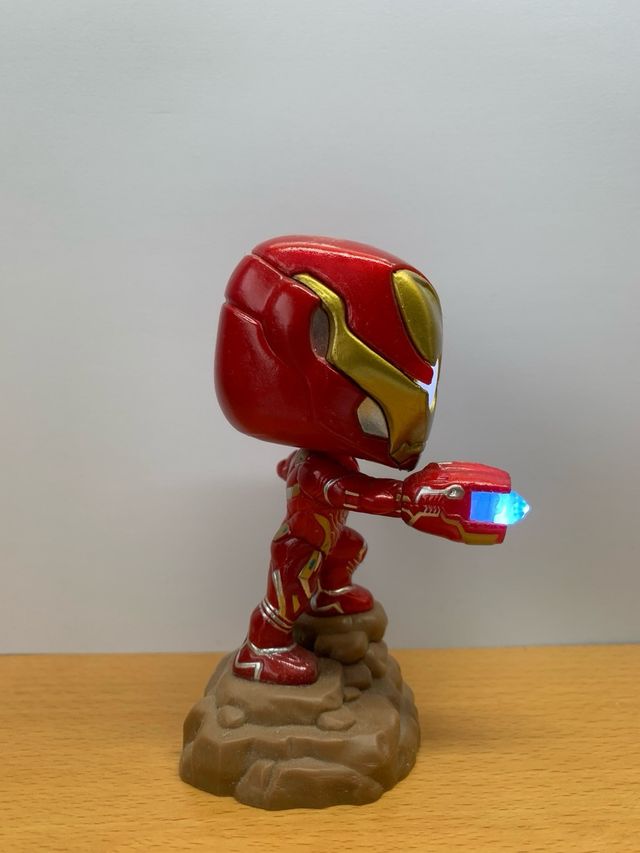 Funko Pop Iron Man con iluminacion
