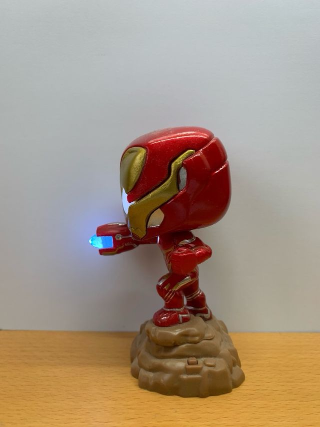 Funko Pop Iron Man con iluminacion