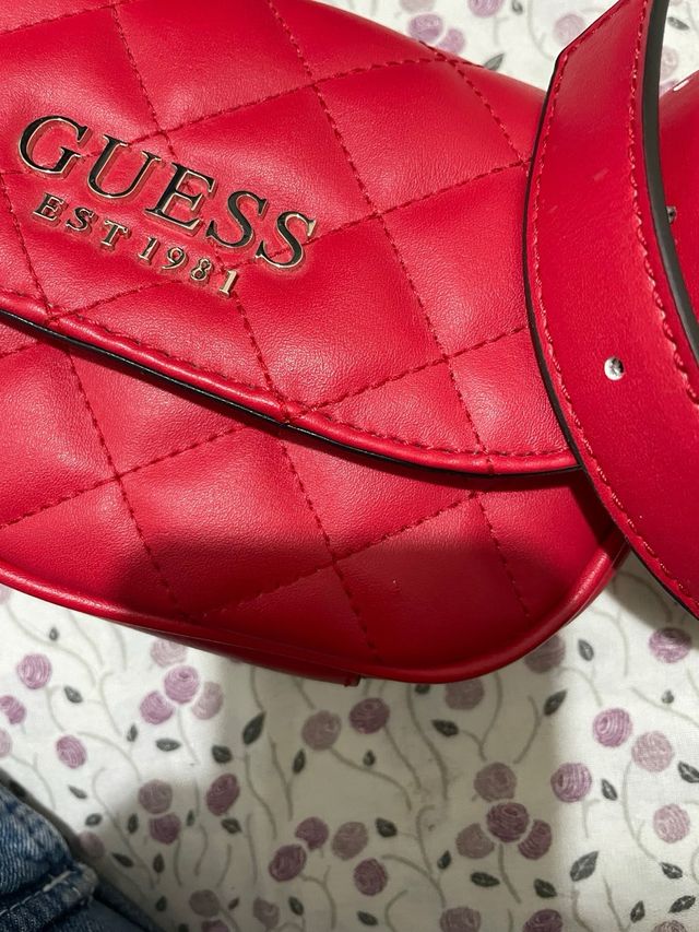Riñonera Guess