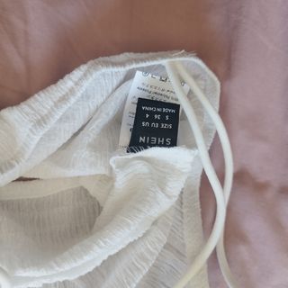 Ropa. Tres prendas por 20€.