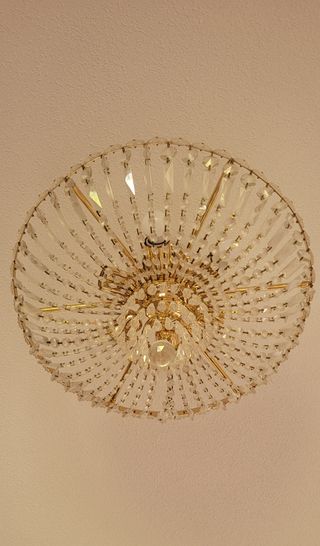 Lujosa lámpara de techo de cristal y metal