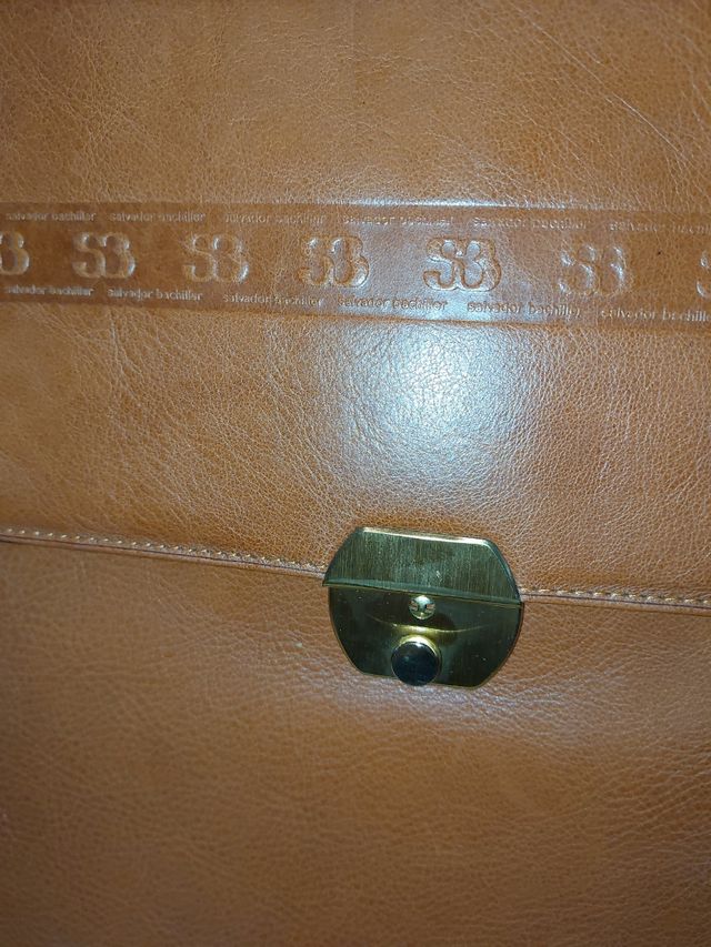 Cartera de piel porta documentos