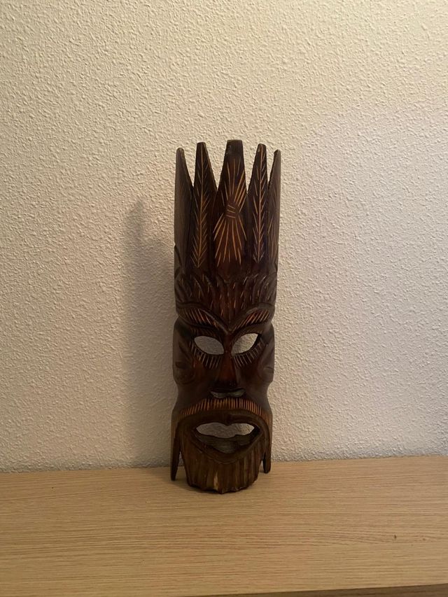 Careta africana de madera