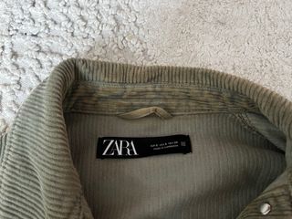 Chaqueta Pana Verde de Zara 