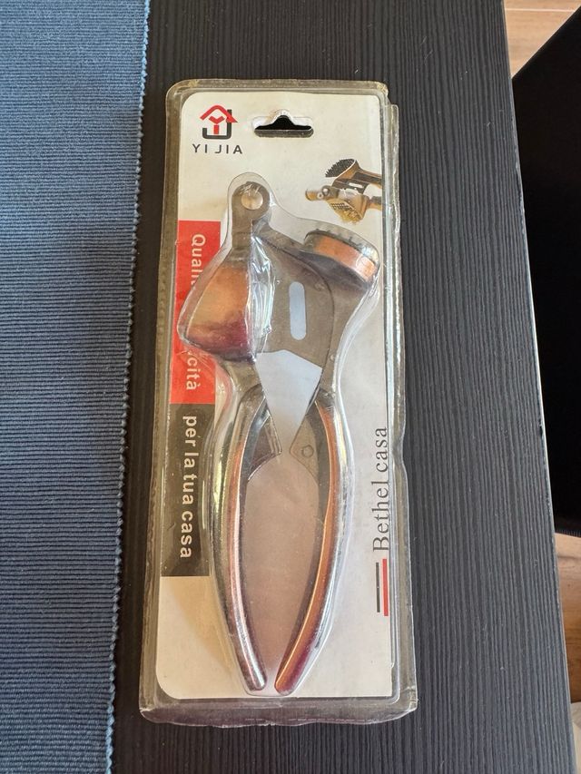 Schiaccia aglio da cucina