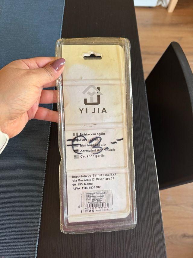 Schiaccia aglio da cucina