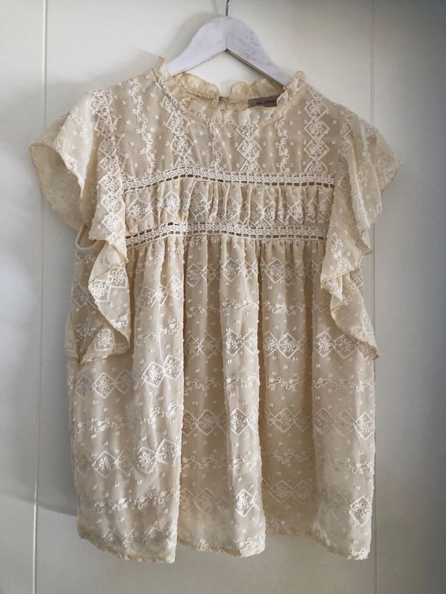 Camisa romántica color hueso