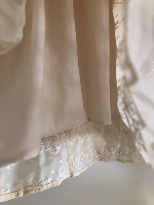 Camisa romántica color hueso