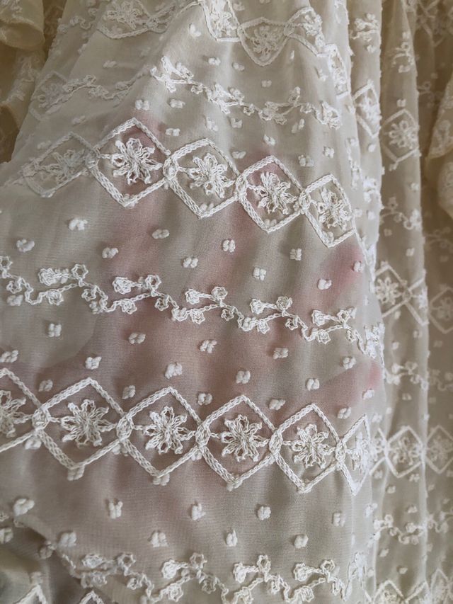 Camisa romántica color hueso