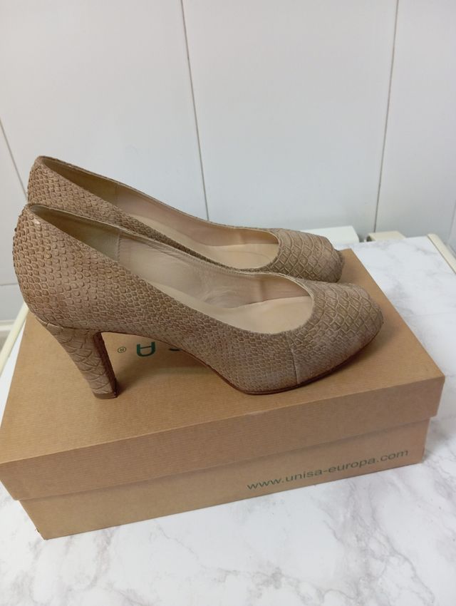 Zapatos de tacon marca Unisa 