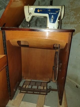 Maquina de coser singer