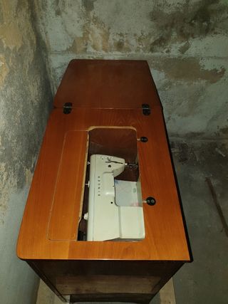 Maquina de coser singer