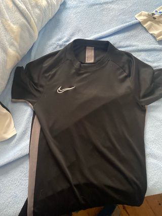 Camisetas nike y adidas pack de segunda mano por 23 EUR en Lugo en WALLAPOP