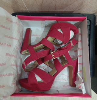 Sandalia con bolso y cinturón