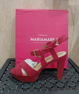 Sandalia con bolso y cinturón