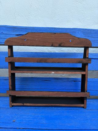 PEQUEÑA ESTANTERÍA RECUPERADA