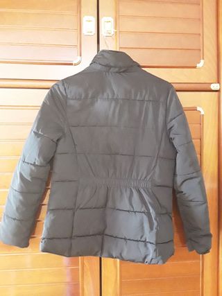 Cazadora Zara.