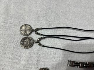 Lote Joyeria y bisuteria. Cadena, pulsera, anillos