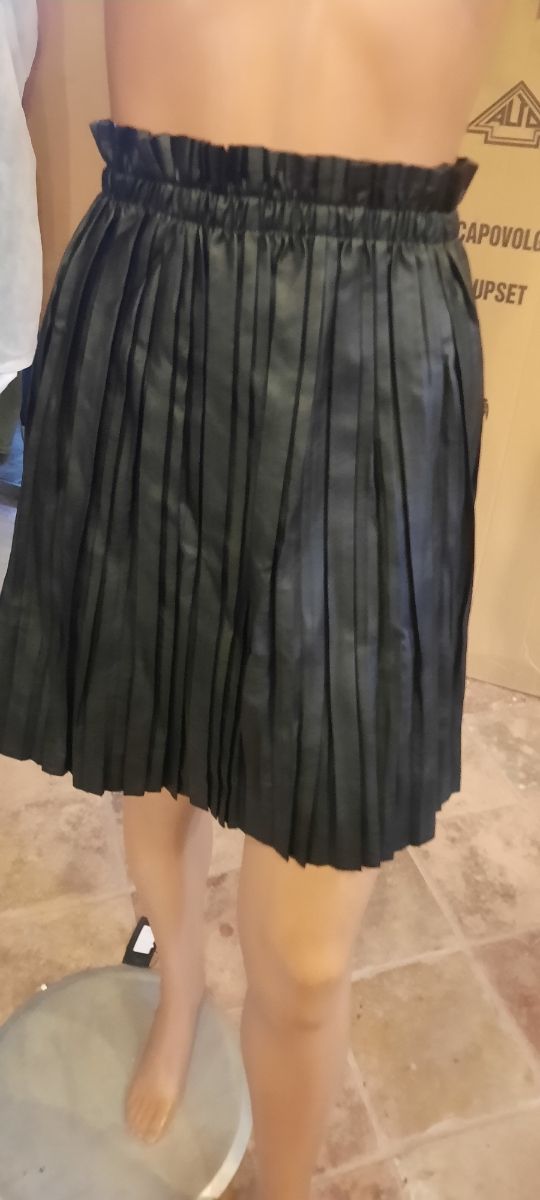 Minigonna plissè ecopelle