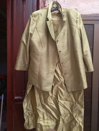 Se vende vestido con chaketa