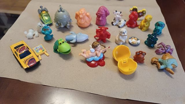 Muñecos huevos Kinder