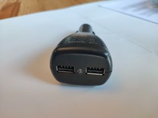 Cargador móvil USB mechero coche