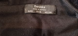 Chaqueta invierno tipo bomber Bershka.