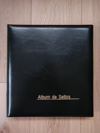 Álbum con hojas con filoestuches 1975-1987