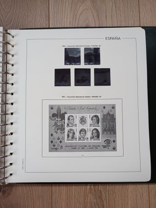 Álbum con hojas con filoestuches 1975-1987