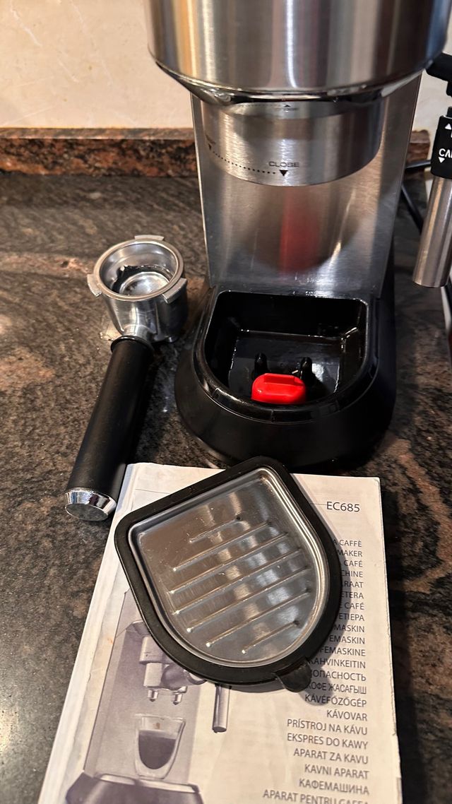 Cafetera Delonghi EC685
