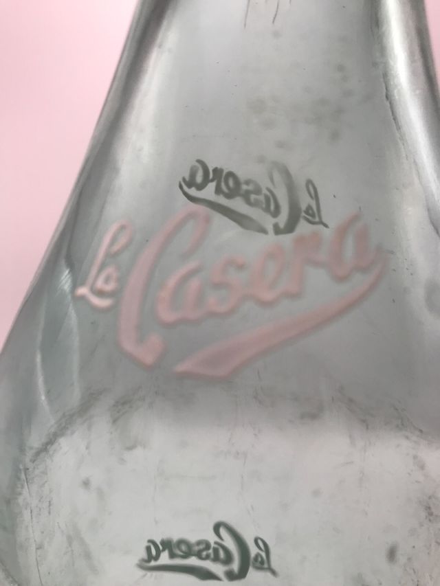 Antigua botella de gaseosa La Casera